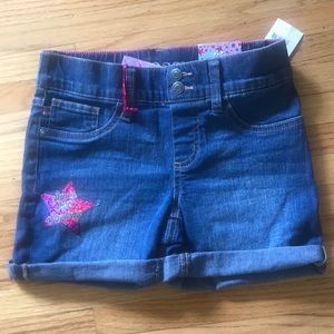 Vigoss The Chelsea regular rise Super Stretch girl Jean shorts.